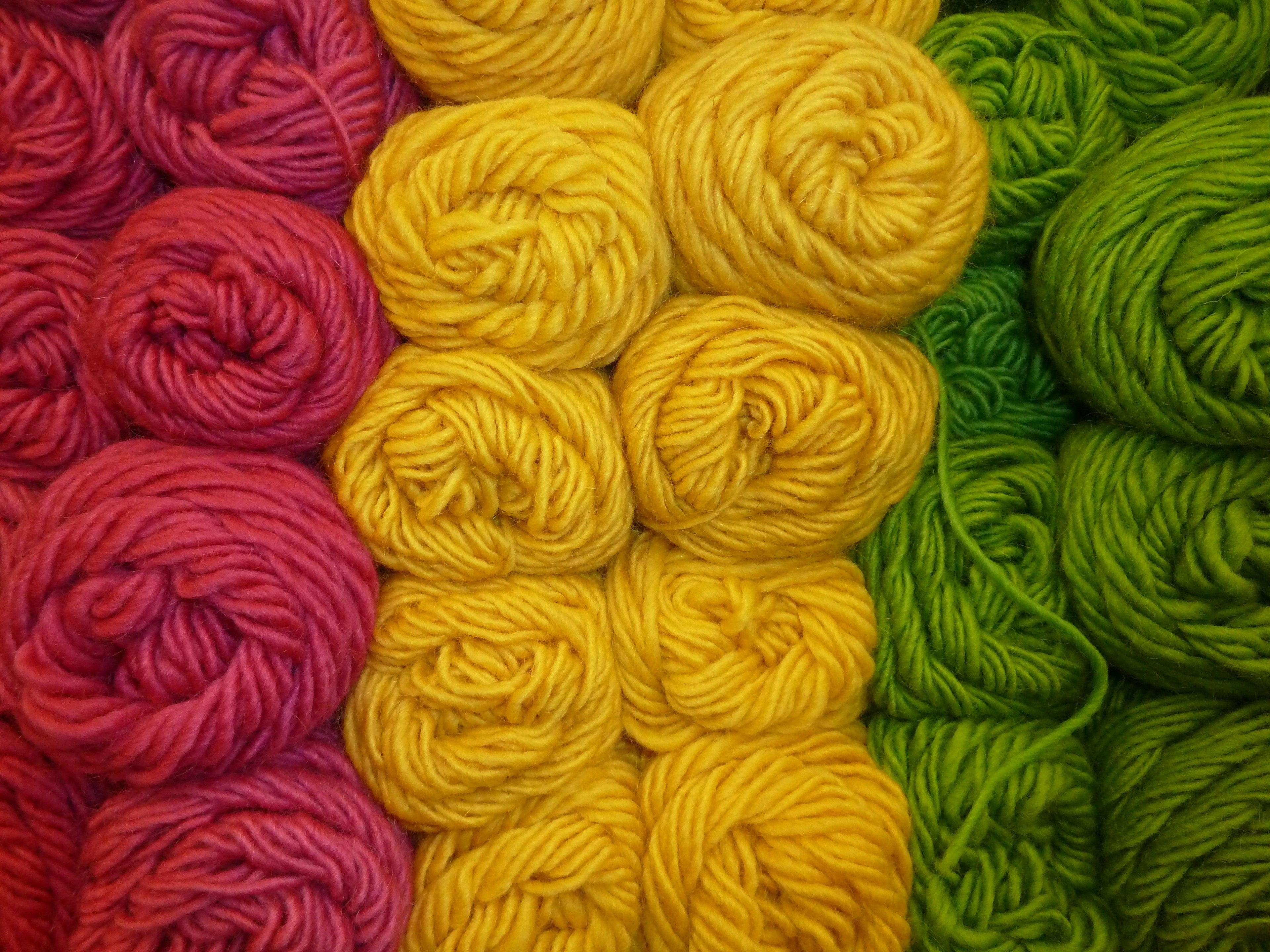 How to Create a Balanced Color Palette for Wool Felting Crafts