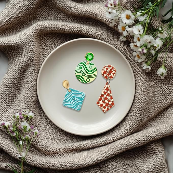 CHGCRAFT 4 Pcs Artistic Wavy Polymer Clay Texture Sheets Wavy Lines Silicone Texture Stamp Seamless Pattern Modeling Pattern Pad Sheets for Jewelry and Earrings Tools, 5.5x5.5 inch