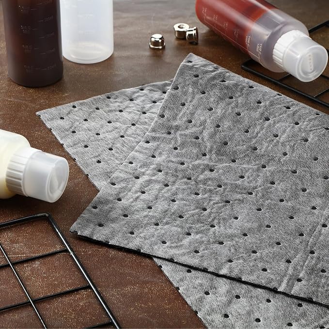 Hoolerry 200 Pcs Oil Absorbent Pads Weight Dimpled Pad Garage Accessories Water Absorbent Mat Oil Spill Mat for Absorbing Protecting Home Garage Basement (9.8 x 13 Inch,Gray)