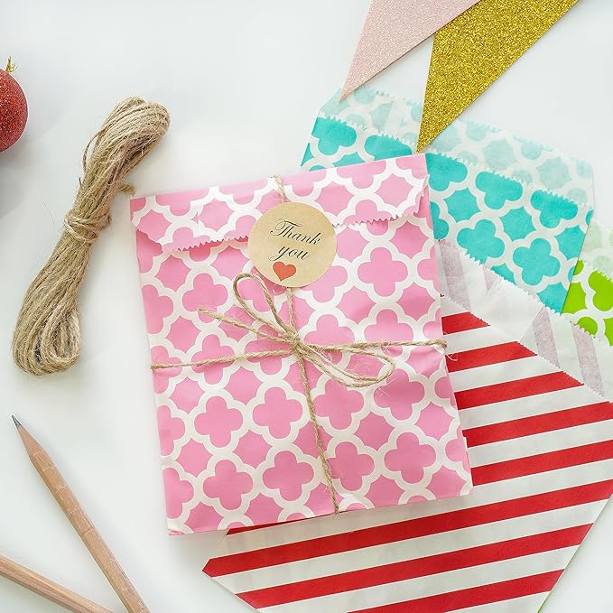 KEYYOOMY 200 Pcs Grey Candy Buffet Bags - Small Polka Dot Paper Treat Bags for Wedding & Birthday Party (5 x 7 inch)